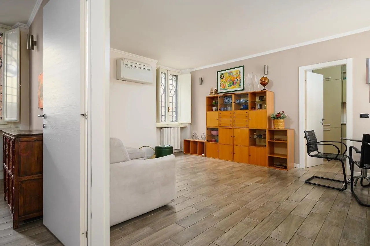 Buenos Aires Charme Apartment Milán